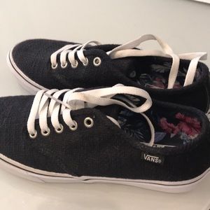 Brand NEW Vans black sneakers Sz. 8.5